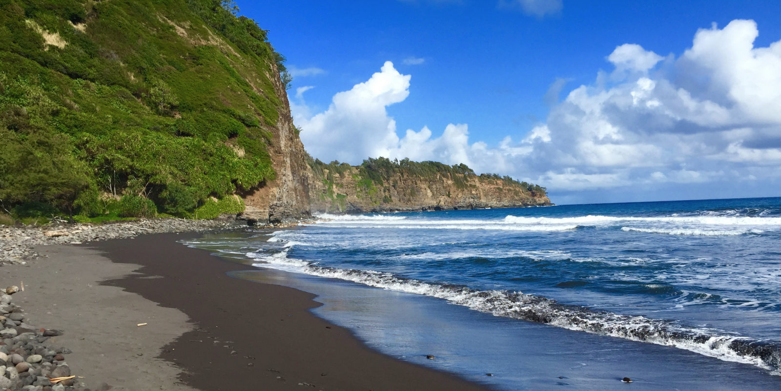 black sand at pololu valley