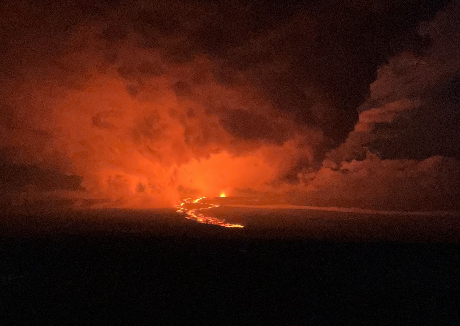 Mauna Loa lava at night