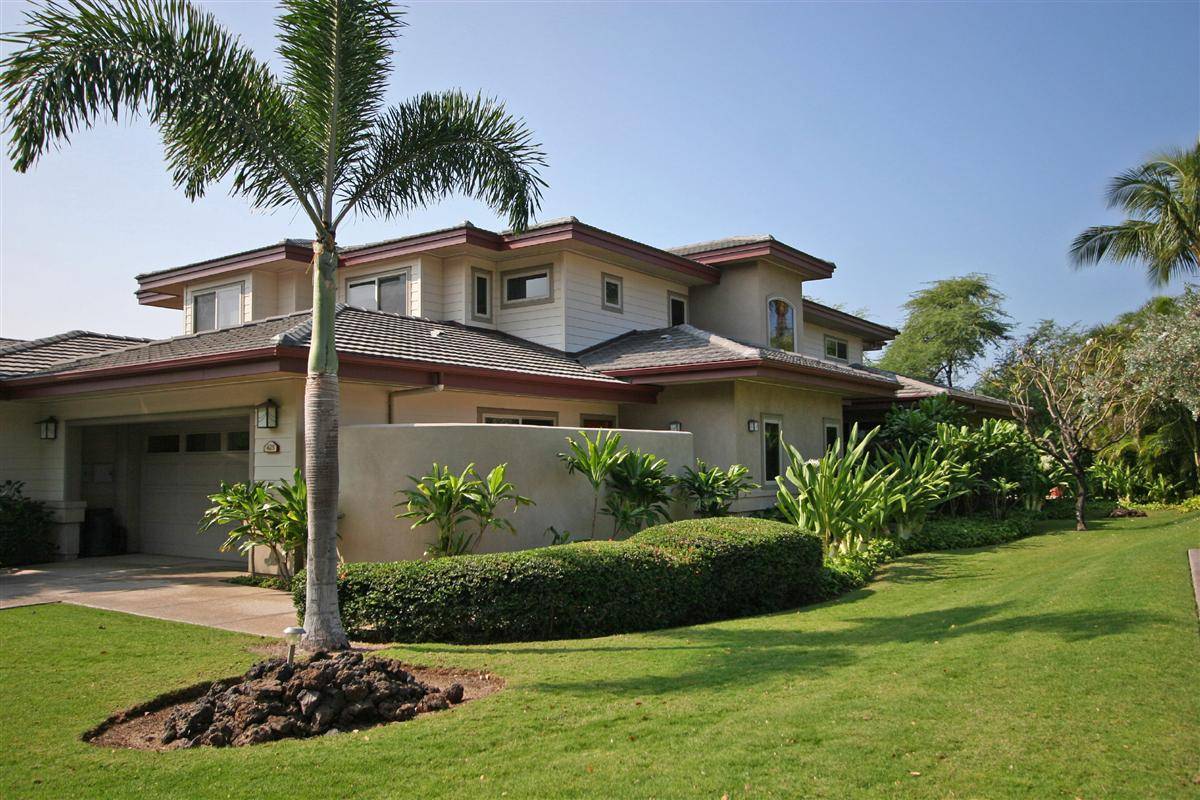 Exterior of the Villages at Mauna Lani Townhomes