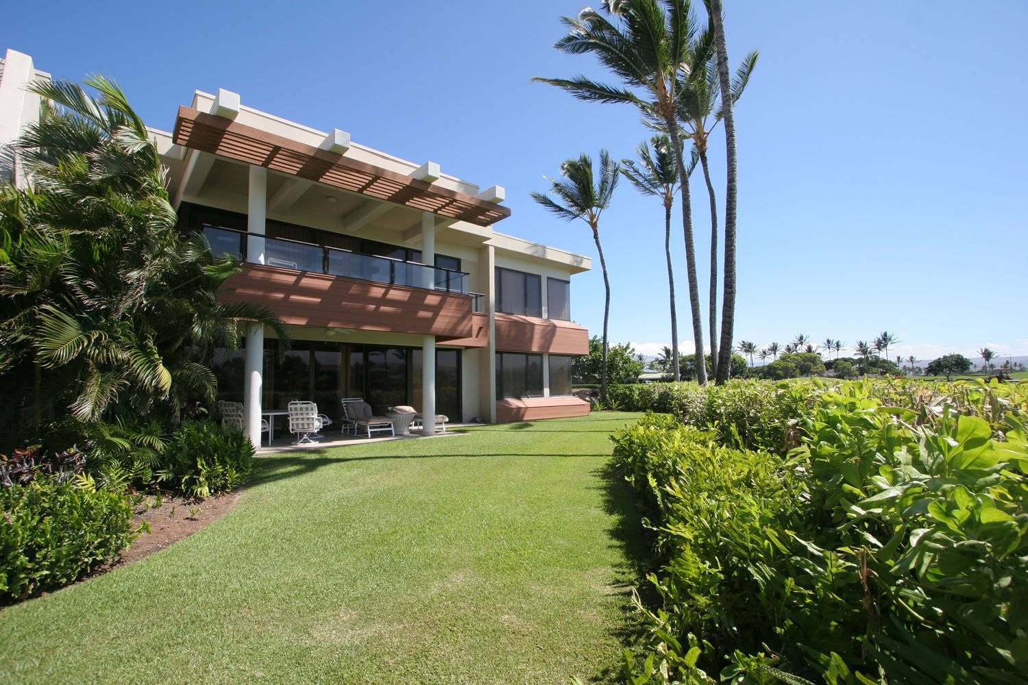 Mauna Lani Point Condominium exterior