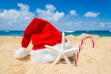 santa hat on the beach